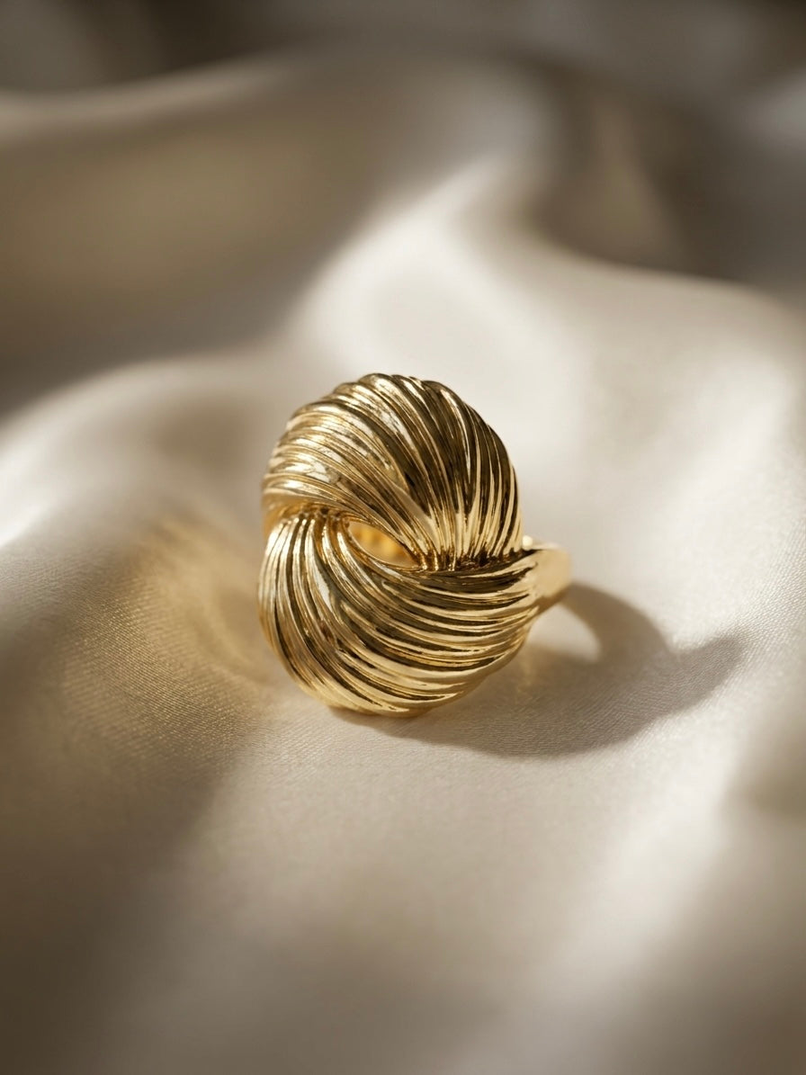 Vortex | Ribbed Dome Ring