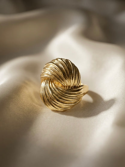 Vortex | Ribbed Dome Ring