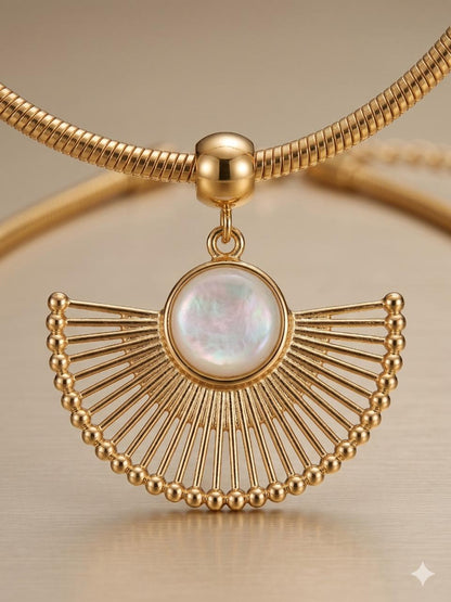 Solara Pendant Necklace