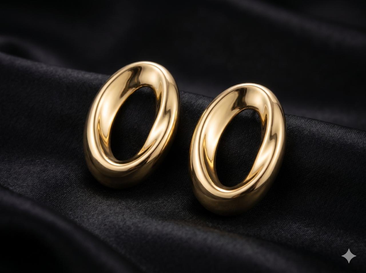 Évora Sculptural Oval Stud Earrings